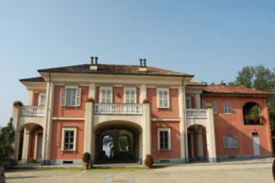 Book now your holiday in Castello di Annone in Piedmont in this fantastic exclusive residence in Castello di Annone asti, Piedmont, rent the holiday