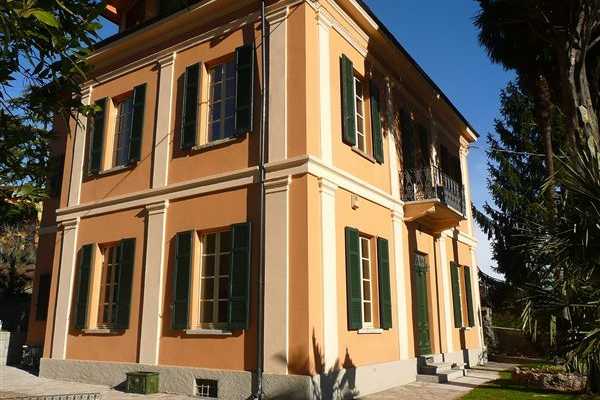 Book now your vacation in Menaggio in Lombardy this wonderful private villa with pool in Menaggio in the province of Como in Lombardy rents the villa 13