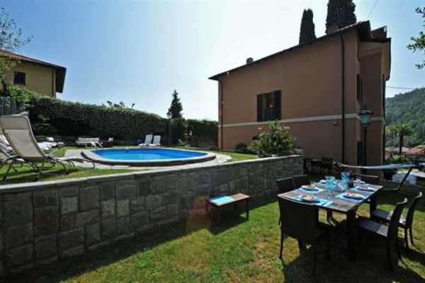 Book now your vacation in Menaggio in Lombardy this wonderful private villa with pool in Menaggio in the province of Como in Lombardy rents the villa 19