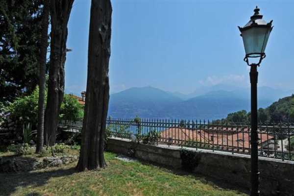 Book now your vacation in Menaggio in Lombardy this wonderful private villa with pool in Menaggio in the province of Como in Lombardy rents the villa 20