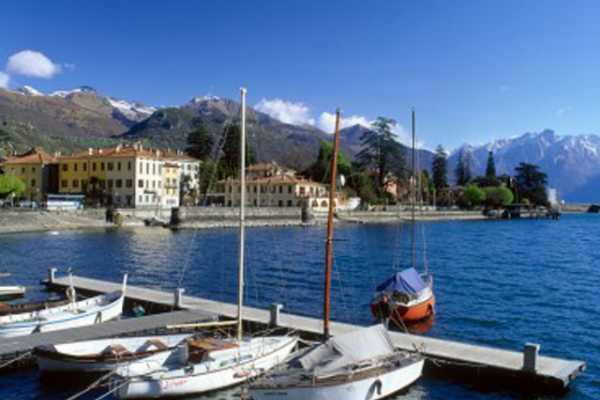 Book now your vacation in Menaggio in Lombardy this wonderful private villa with pool in Menaggio in the province of Como in Lombardy rents the villa 21