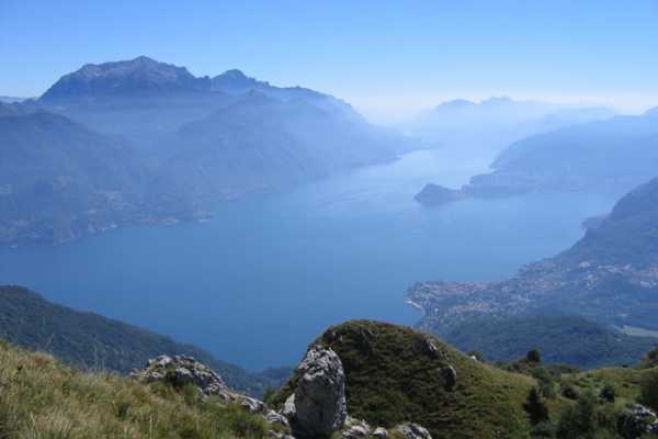 Book now your vacation in Menaggio in Lombardy this wonderful private villa with pool in Menaggio in the province of Como in Lombardy rents the villa 27