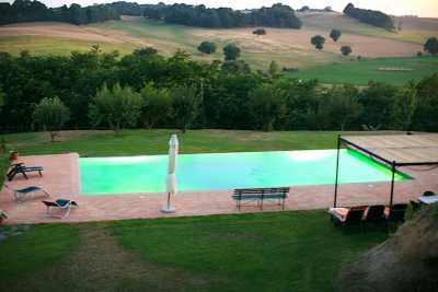 Farmhouse vacation rentals near Orvieto Umbria with pool, book your next holiday in Umbria in a vacation hilltop farmhouse immersed in the umbrian cou