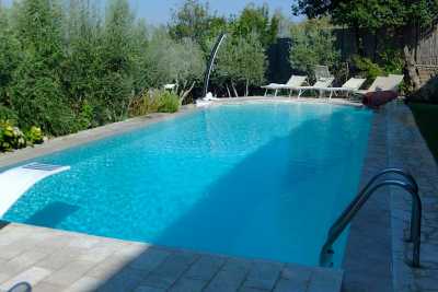 Rent now this wonderful Holiday Home in Tuscany, Arezzo with 3 beds in Castiglion Fiorentino in Arezzo, House that rises to the immediate periphery of