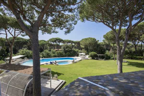 Seafront vacation villa rental with pool in Roccamare Castiglione della Pescaia, Maremma Tuscany. Villa with 7 bedrooms and 7 bathrooms 8