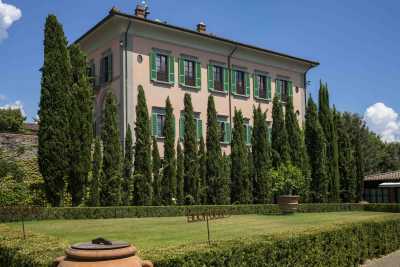 rent an exclusive villa in tuscany with swimming pool