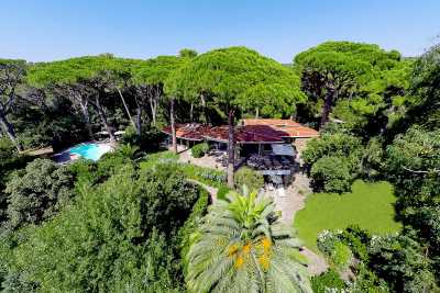 Prenota ora la tua vacanza in Toscana villa privata con piscina sul mare in affitto a Castiglione della Pescaia, affitta questa villa a Roccamare, con