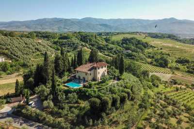 Wonderful villa for rent in Terranuova Bracciolini, Tuscany close to Florence with 6 bedrooms, 5 bathrooms  and private pool in a tophill position