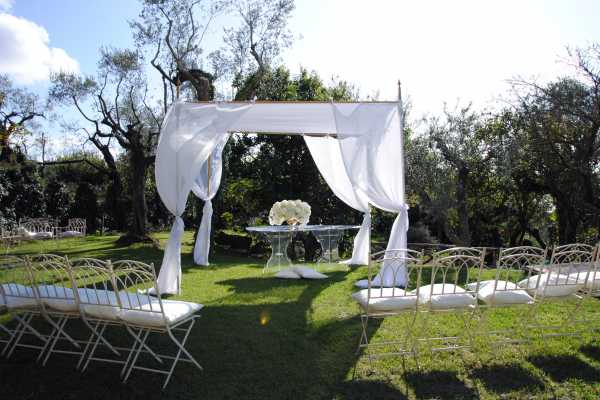 Holiday rental resort with private pool in Massa Lubrense Naples beautiful park surrounded by greenery in this resort in Campania 20