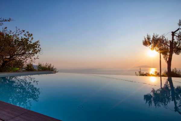 Holiday rental resort with private pool in Massa Lubrense Naples beautiful park surrounded by greenery in this resort in Campania 9