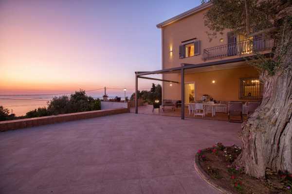 Holiday rental resort with private pool in Massa Lubrense Naples beautiful park surrounded by greenery in this resort in Campania 2