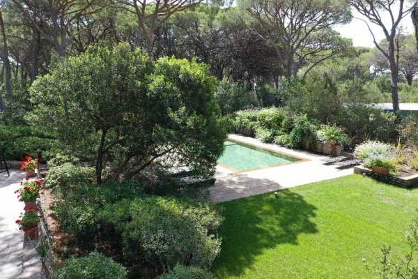 Book now your holiday in Castiglione della Pescaia in Tuscany in this beautiful private villa on the sea in the pine forest of Roccamare 10