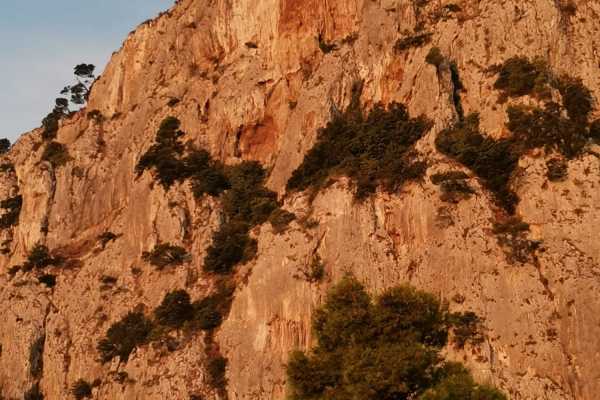 Holidays in Capri in a house for rent with swimming pool and Jacvuzzi and sea view of the Faraglioni 11