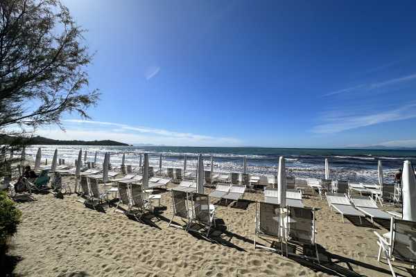 luxury villa holiday in Punta Ala with 2 swimming pools and solarium with sea view a few steps from the beach 11