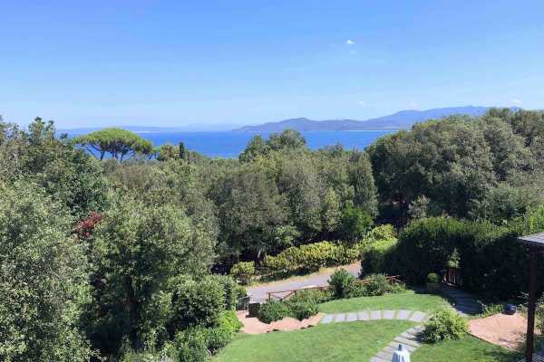luxury villa holiday in Punta Ala with 2 swimming pools and solarium with sea view a few steps from the beach 10