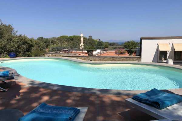 luxury villa holiday in Punta Ala with 2 swimming pools and solarium with sea view a few steps from the beach 5