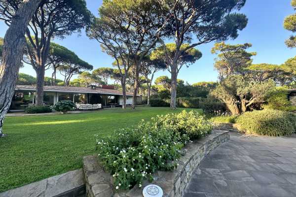 Book now your vacation in Tuscany in this beautiful private villa with pool on the sea in Roccamare, Castiglione della Pescaia, Grosseto rents 2