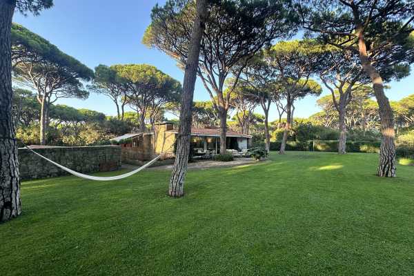 Book now your vacation in Tuscany in this beautiful private villa with pool on the sea in Roccamare, Castiglione della Pescaia, Grosseto rents 11