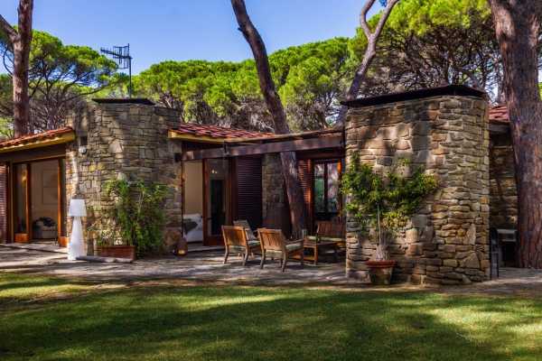 Book now your holiday Castiglione della Pescaia, Grosseto in Tuscany private villa near the sea, immersed in a beautiful pristine park 20