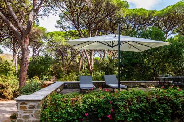 Book now your holiday Castiglione della Pescaia, Grosseto in Tuscany private villa near the sea, immersed in a beautiful pristine park 19