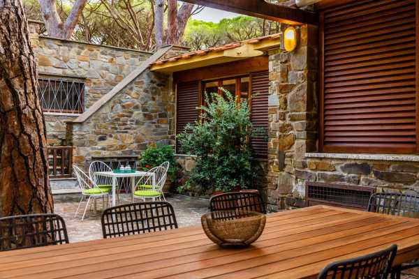 Book now your holiday Castiglione della Pescaia, Grosseto in Tuscany private villa near the sea, immersed in a beautiful pristine park 11